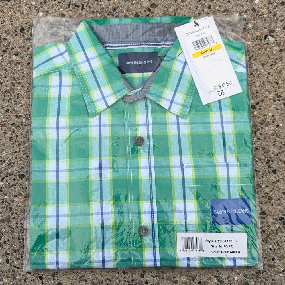 Calvin Klein Boys Plaid Button Down Shirt Size M 10/12 NWT